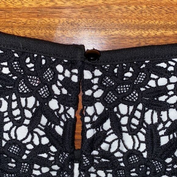 Elle Black & White Dress With Lace Details - Picture 7 of 8